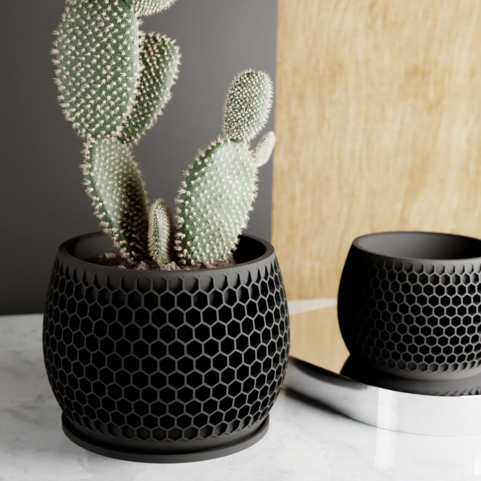 Lightweight Honeycomb Planter Pot With Drip Tray - Large